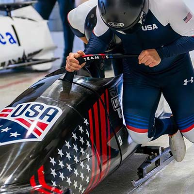 Das USABS-Team beim IBSF North American Cup (NAC) am Mt. Van Hoevenberg für den ersten Outdoor-Wettkampf der Rodelsaison 2023/2024. Quelle: IG USABS